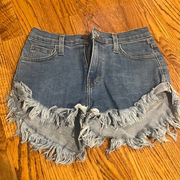 Vibrant Woman’s Jean Shorts Size S - Picture 1 of 4
